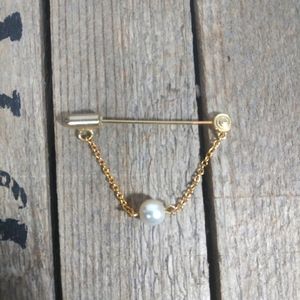 Vintage 1970s Brooch, Gold plated, Pearl